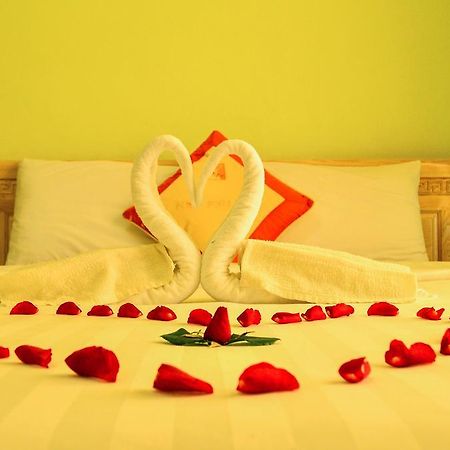 Nhu Phu Hotel Хуе Екстериор снимка